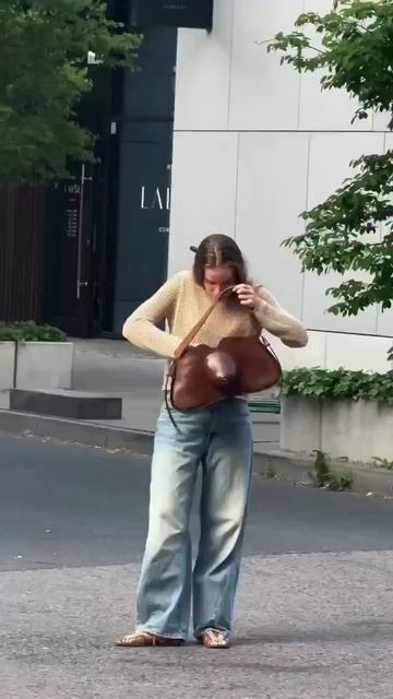 🇷🇺 Российский модный бренд Kalina выпустил кожаную сумочку с женской грудью!