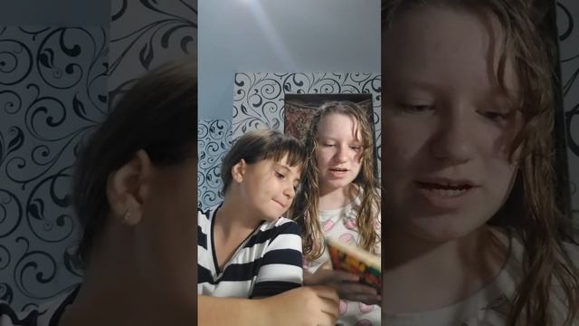 открываем с Анютой мини–бокс а4 #а4 (бокс делала сама)
