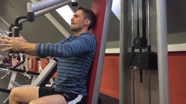 Тренировка груди. Упражнение бабочка