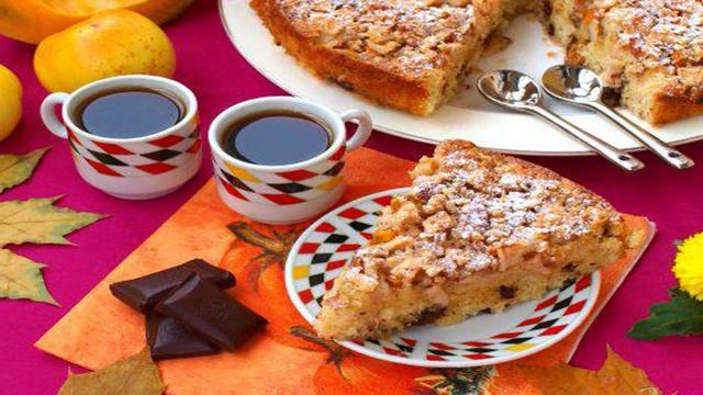 Тыквенно-яблочный пирог с грецкими орехами