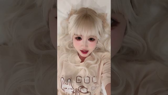 Live ZHENZHEN (予知恩（真真）) 18.05.2025 22:44 China time