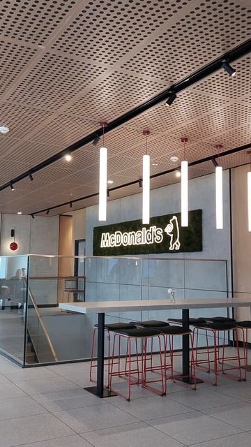 McDonald's в Берлине в час пик