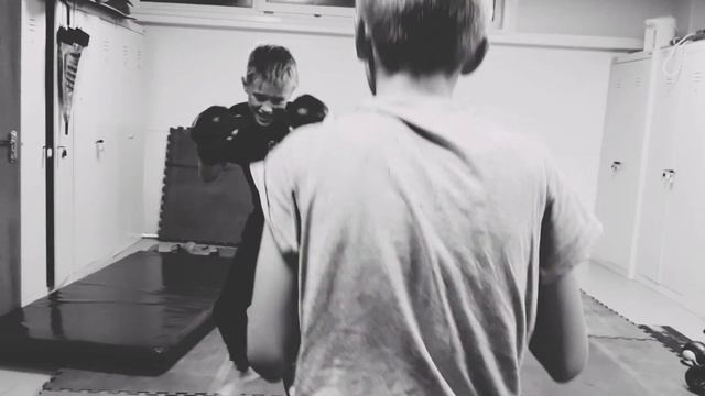 "Ударка да борьба" - видео-зарисовка про начинающих бой