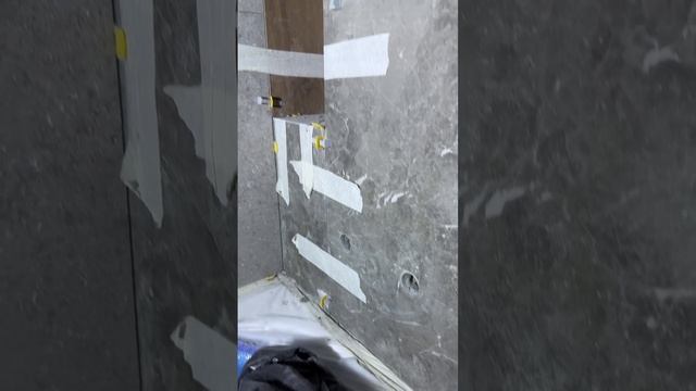 Зашили метр пространства в санузле