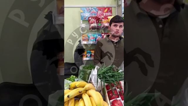 Приезжий торговец назвал русских женщин «свиньями» !!!