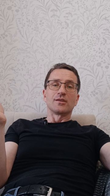как правильно пиша или писав?