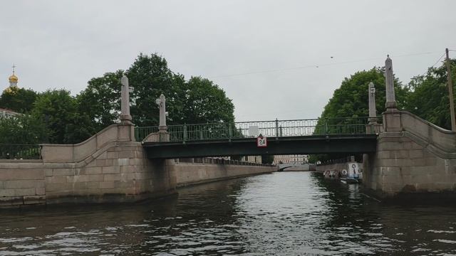 прогулка по Крюкову каналу в Санкт-Петербурге