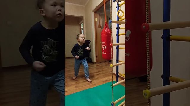 Домашняя тренировка. Кикбоксинг