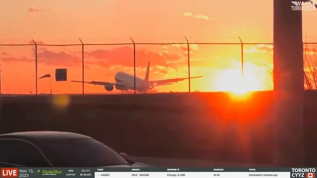 🇨🇦 В Канаде, Торонто запечатлена посадка самолёта Boe