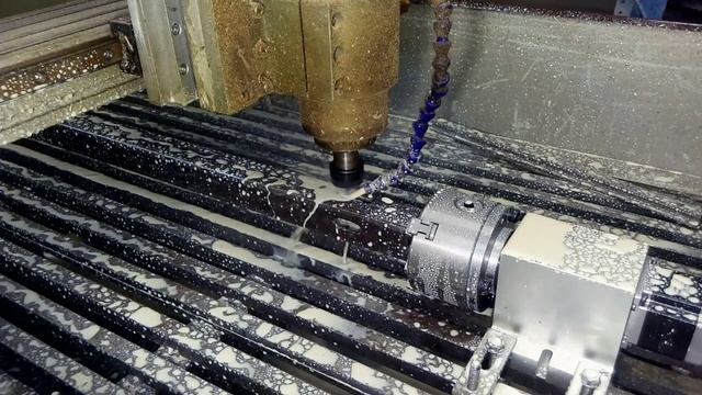 4х осевой фрезерный станок с ЧПУ по металлу