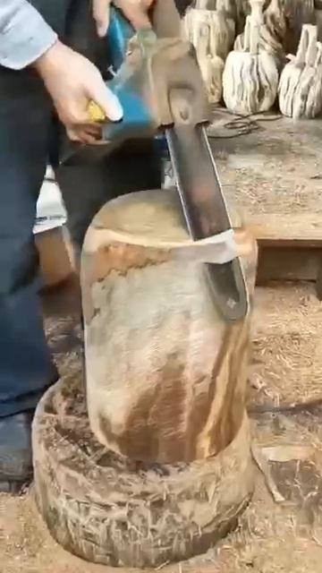 Отличный табурет.