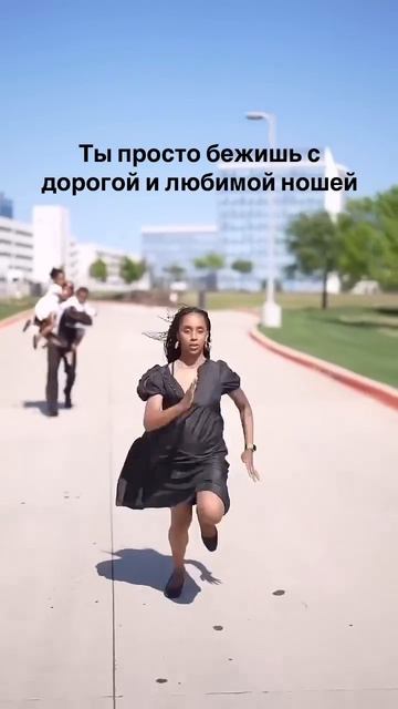 Ты сейчас выполняешь важнейшую роль —
ты мама. Читай описание