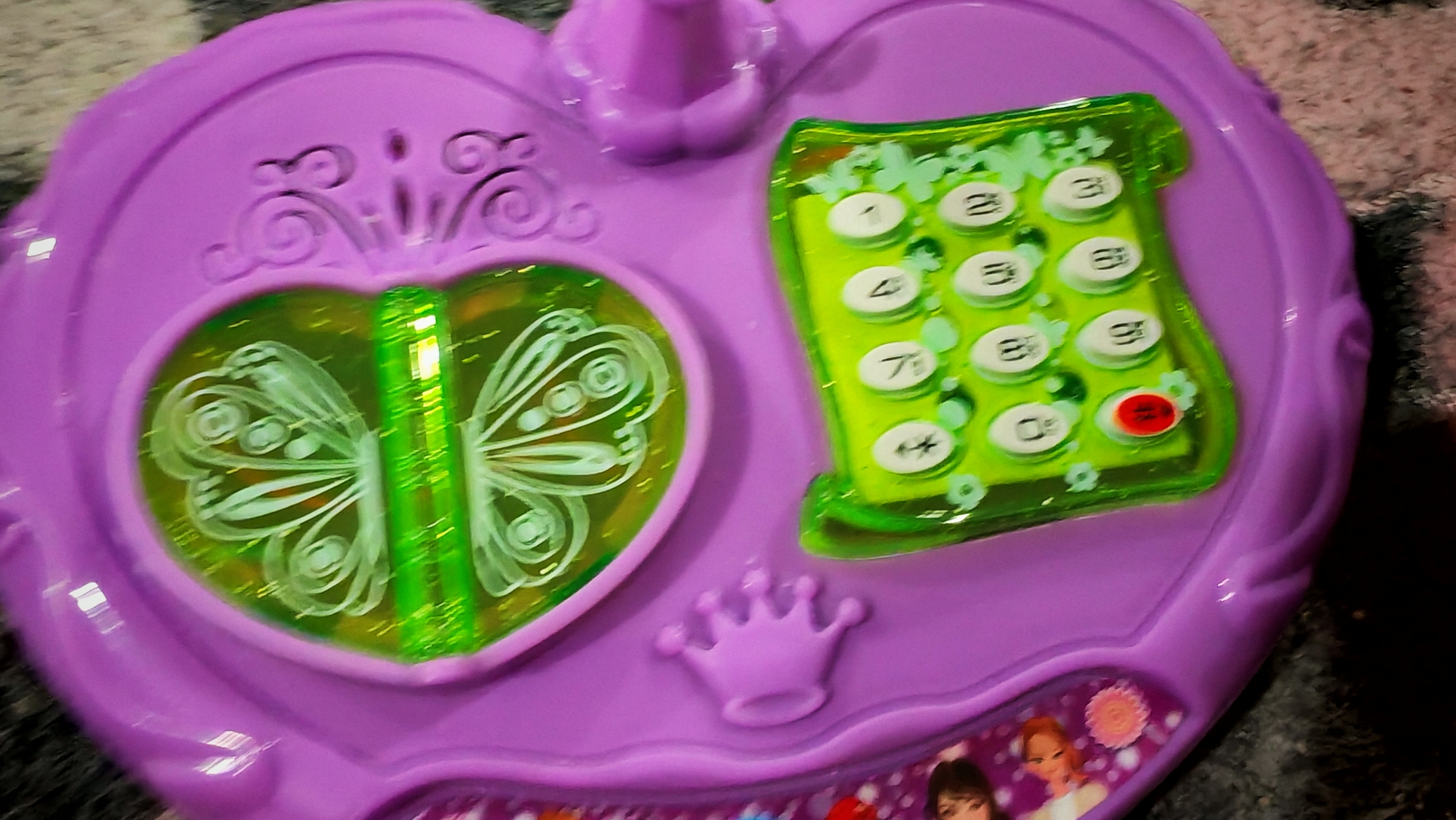 играем в детский телефон