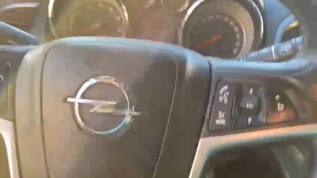 Opel Astra J 2011