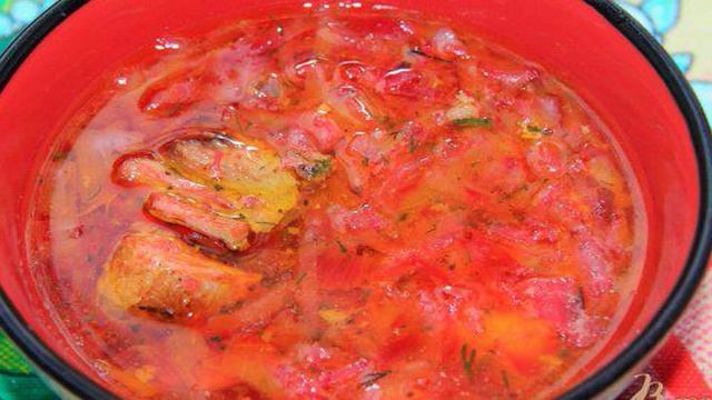 Борщ из свежей капусты со свеклой