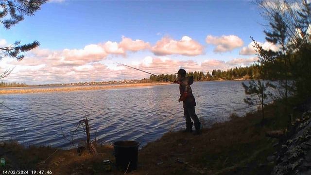 Я с папой на рыбалке!