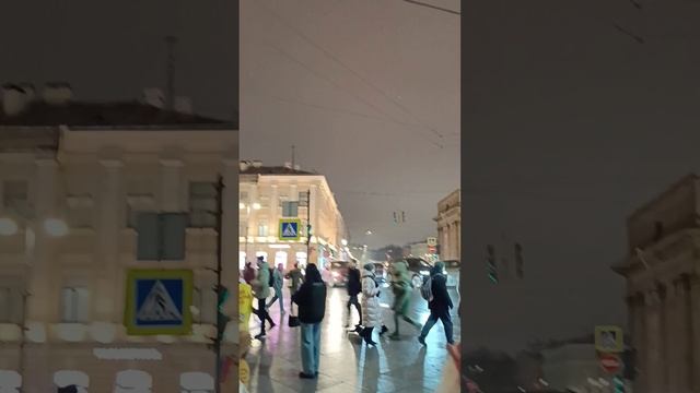 поют зимой на Невском