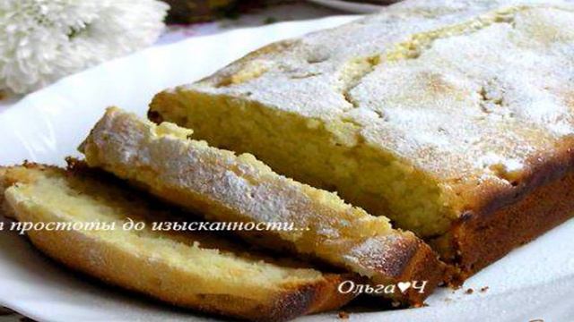 Манный кекс с яблоками на оливковом масле