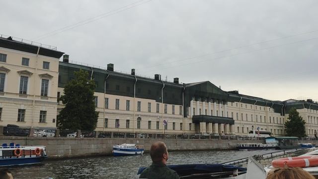 Шереметьевский дворец(Фонтанный дом) и музей Фаберже ,вид с воды