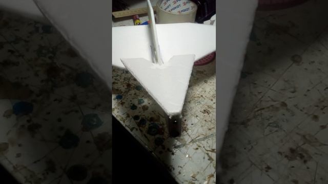 Обзор самодельной метательной авиамодели.