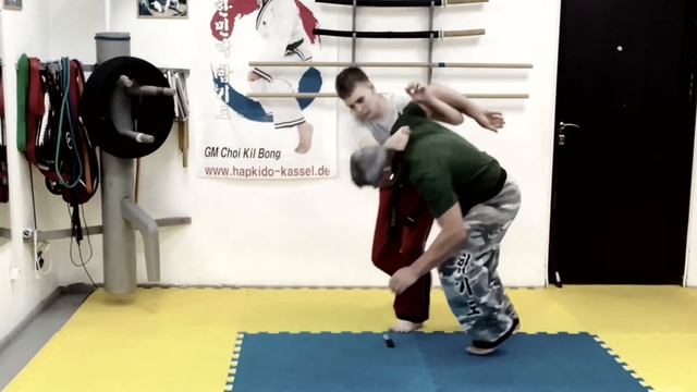 Специальное Хапкидо. Телескопическая дубинка