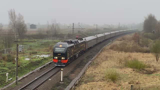 Электровоз ЭП2К-376 с поездом №22 "Ночной экспресс", перегон Саблино - Колпино