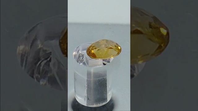 ЦИРКОН , 8х6 овал , 1,95 карат, цвет КОРИЧНЕВЫЙ ЖЕЛТЫЙ, Кам?
