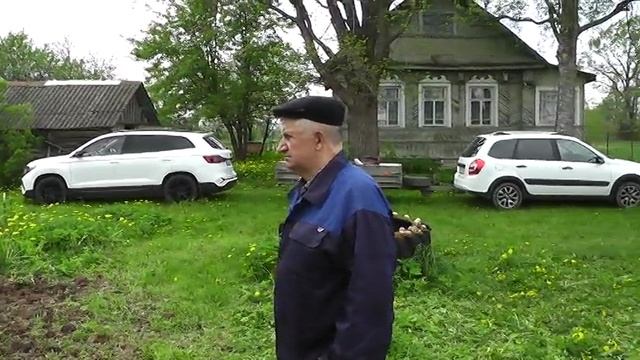 Внук Даня на МТ 180 .