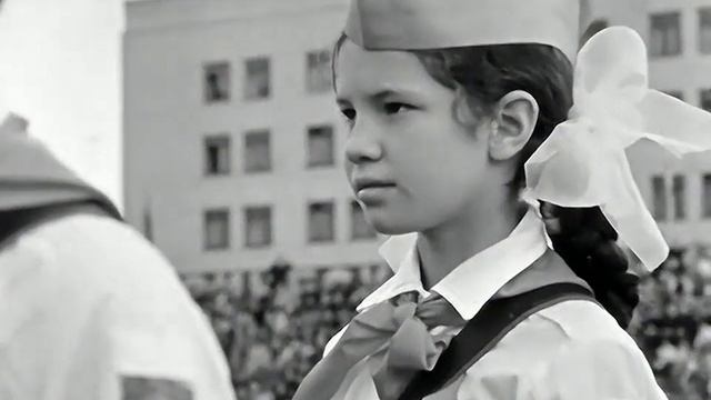 1978 год. Тюмень. День пионерии на Центральном стадионе.