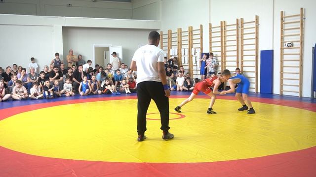 Вес 41 кг. Щербаков Семён (Новопокровский р-н)-Рыжов Максим (Новопокровский р-н)