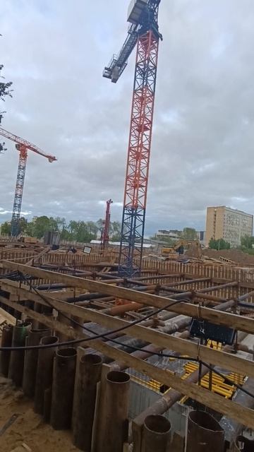 Стройка. Котлован. Энергоерибор