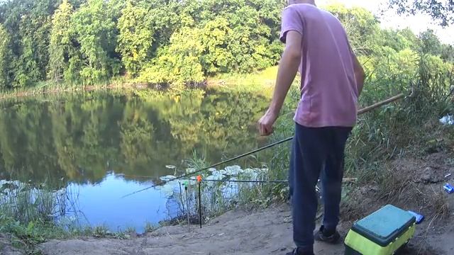 Рыбалка на донку (фидер).Посидел вечером у реки.