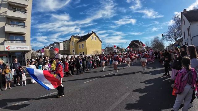 Карнавал небольшого города Ной-Изенбурга
