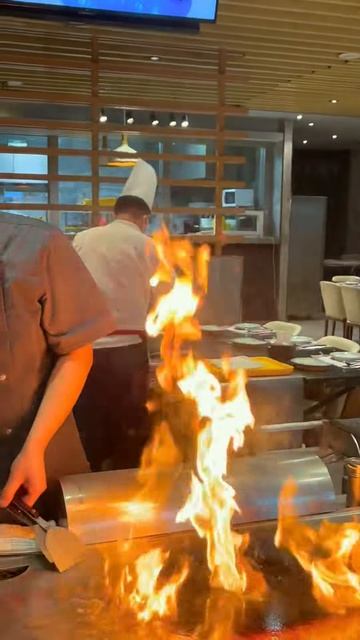 A5HhE3MUB30 - Lifestyle Beautiful Train Teppanyaki street food,restaurant,BBQ,Pub street#Short#Short