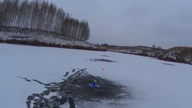 ловля на жерлицы ловля на безмотылку первый лед видео