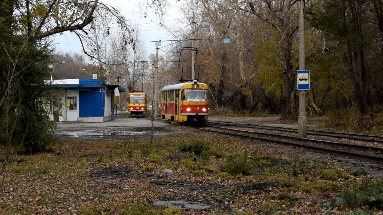 Трамваи Tatra T3SU-1115 и Tatra T6B5SU-1005