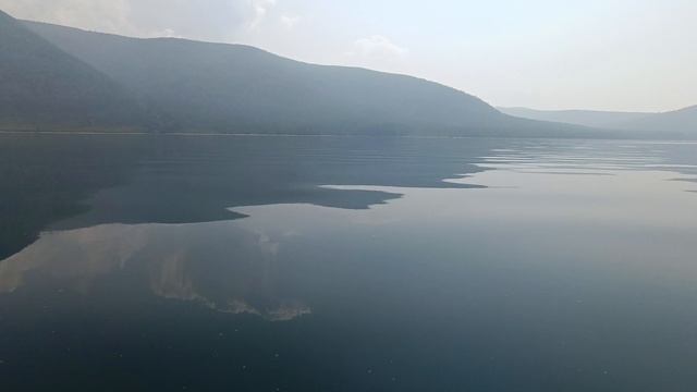 Байкал. Вода зеркало.