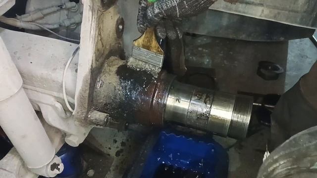 Замена сальников ступицы заднего моста на автомобиле Камаз 65206-Т5.