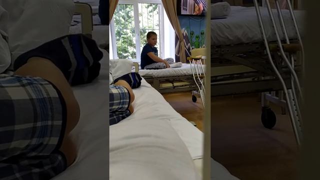 Дикий мальчик ругается в больнице и несет бред РЖАКА