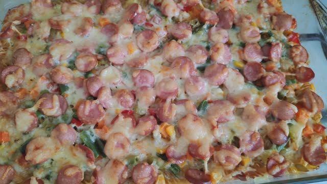 Запеканка из макарон на скорую руку, запеканка из сосисок, макарон и смеси овощей, жизнь в деревне