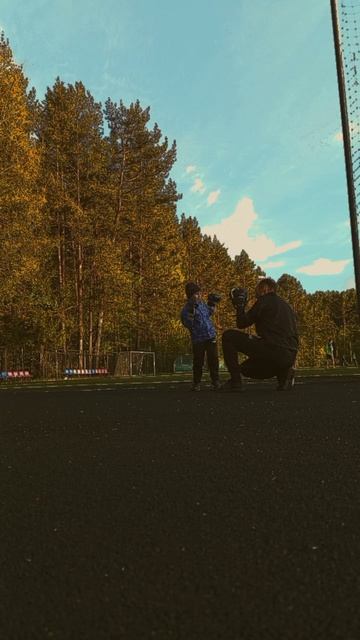 Занимаемся боксом с сыном.