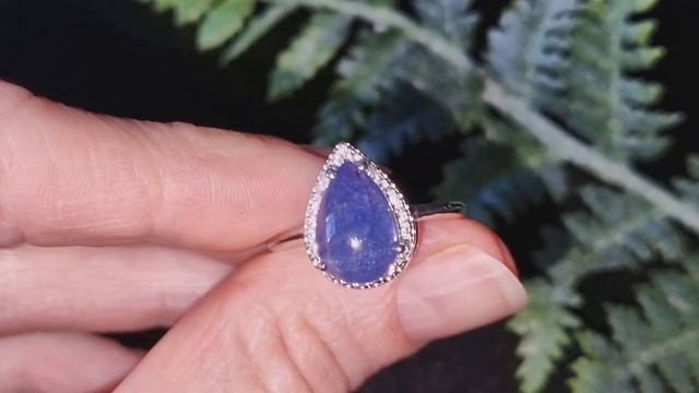 Серебряное кольцо с гладким танзанитом