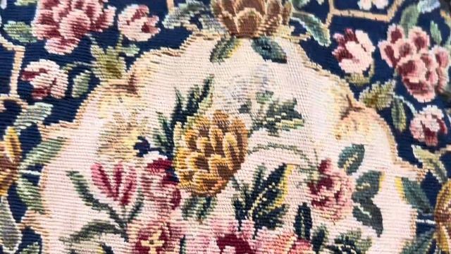 Антикварные гобеленовые сумочки. История создания го?