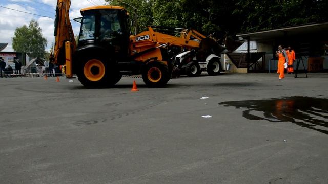 Шоу "Битва экскаваторов". Открытая Стройка на строительной выставке Алтайстрой 2017.