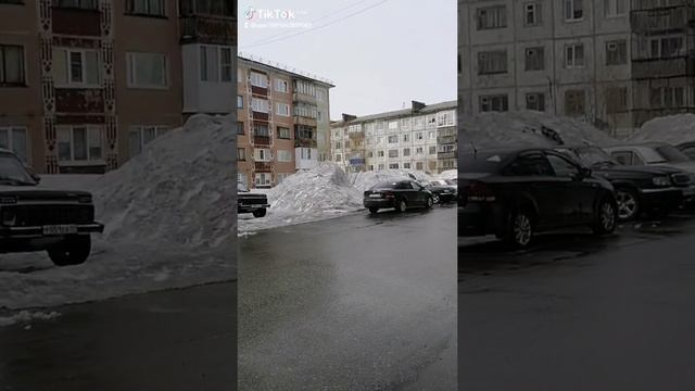 221a3892-880d-415c-b579-2cbced47cd4d-watermark (1).mp4 Елена Дружиненко Воркута, чистый двор