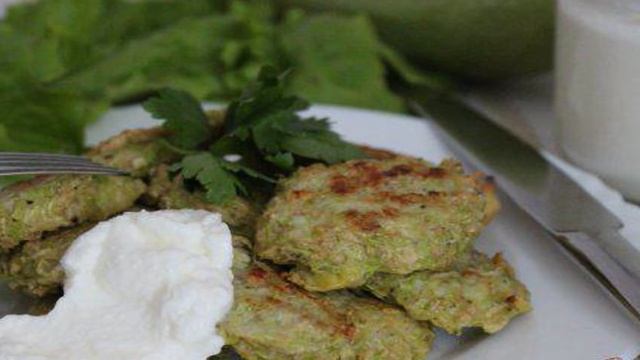 Кабачковые оладьи с овсяными хлопьями