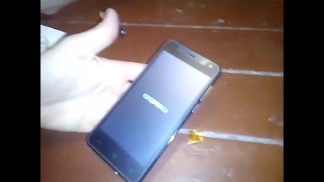 Открываю 2 поссылки телефон Xgody M20 и наушники. Стоит пок