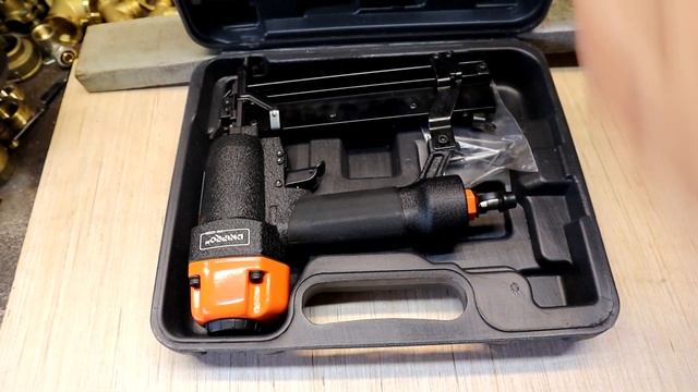 Акумуляторний степлер Огляд Dnipro-M DCN-200
