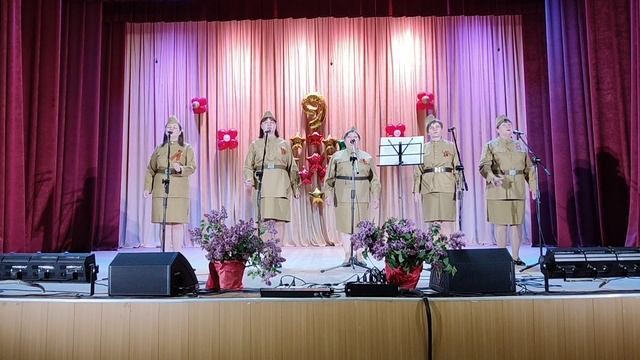 женский ансамбль " Созвучие" " Здесь зори тихие стоят друзья"