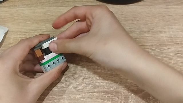 лëгкая и маленькая конфетница из лего!